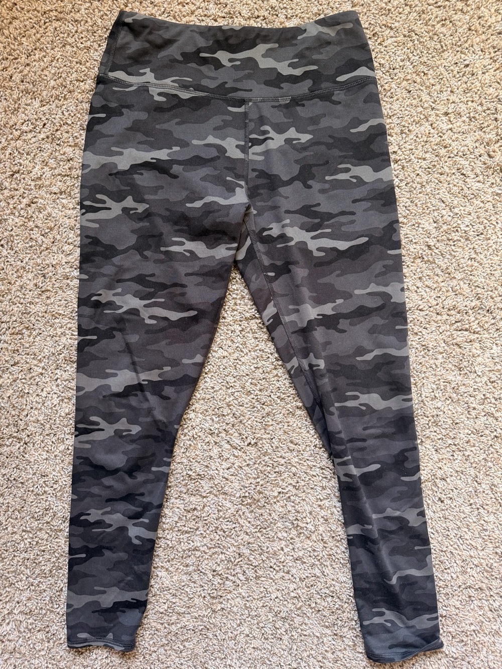Maurices Black Gray Camo High Rise Leggings Size Women’s M